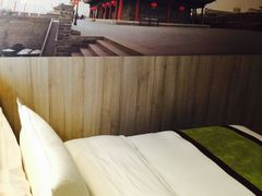 -西安大雁塔科技大学地铁站亚朵酒店