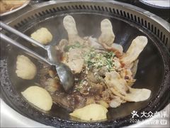 招牌铁锅炖-老东北大铁锅·烧烤·东北菜