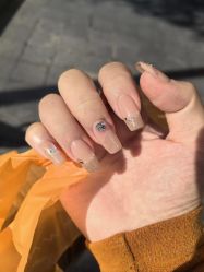 -小羽毛美甲美睫