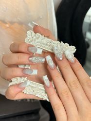 -芊屿芊浔美甲