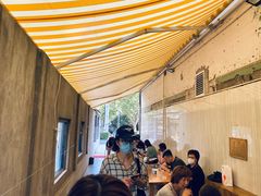 靠窗位-沪西老弄堂面馆(定西路店)