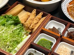 -五谷丰登农家院·地道胶东菜·海鲜烧烤(威海店)