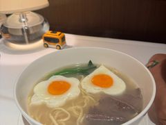 -洋房火锅(上海新天地南北里店)