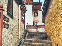 -噶丹松赞林寺