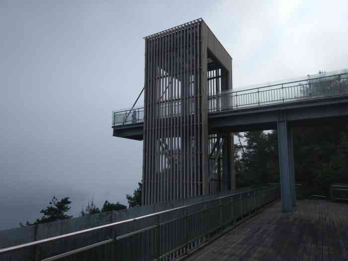 "不坐游船登顶看千岛湖的方式:登天屿山观景