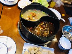 -亿诣蝎府炸酱面羊蝎子火锅(酷车小镇店)