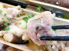 -胡须哥网红竹筒菜