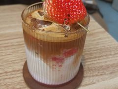 草莓拿铁-十一咖啡(青年大街工厂店)