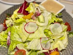 现切混合蔬菜沙拉-WOLFGANG PUCK KITCHEN & BAR(迪士尼小镇店)