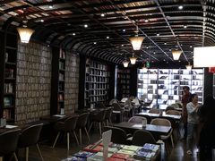 -钟书阁(松江泰晤士小镇店)