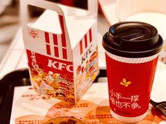 装蛋糕的小盒子很可爱-肯德基(建华店)