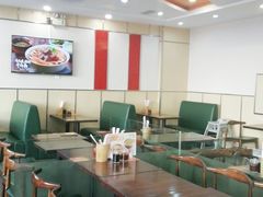 大堂-李先生牛肉面大王(营口大润发店)