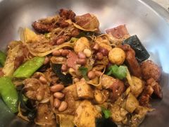 -愉肴麻辣香锅(中北镇店)