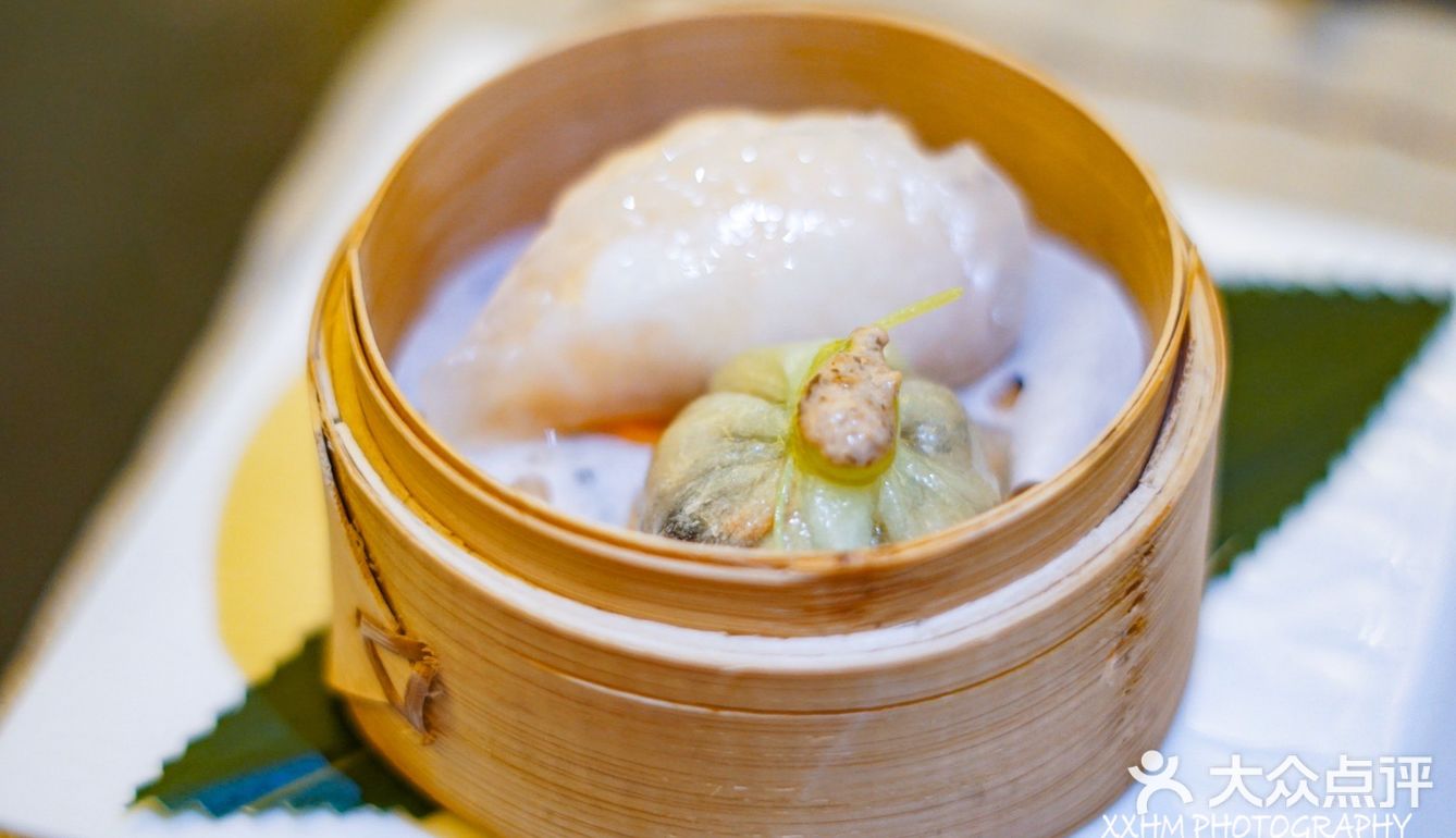 品尝黑珍珠餐厅 打卡最美圣诞糖果屋