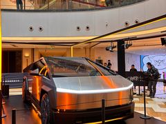 -TESLA 特斯拉(上海太古汇体验店)