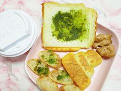 青酱盐面包-沁屋面包店(人民东路店)