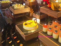 蛋糕甜品-广州花园酒店-凌璇阁360度高空海鲜自助餐CAROUSEL