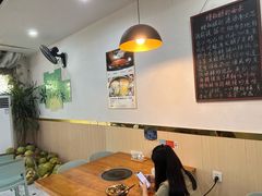 -老何家后安粉·糟粕醋海鲜火锅(三亚湾椰梦长廊店)