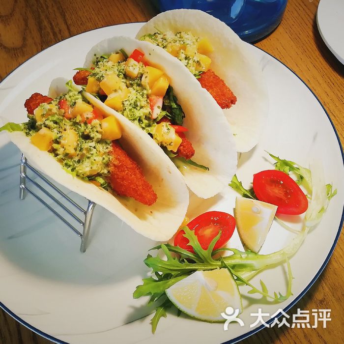 puzzle restaurant and lounge 炸鱼塔可饼 小花无