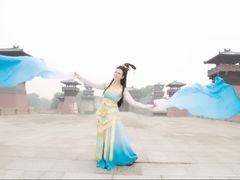水袖-九月鹰飞汉服摄影工作室
