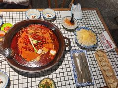 九宫格红汤锅-董眼镜火锅(洪崖洞总店)