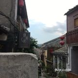 青石板路也感觉古色古香 连路牌都做得精致有心