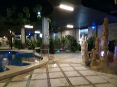 -泉城欧乐堡戏水湾艺术养生温泉