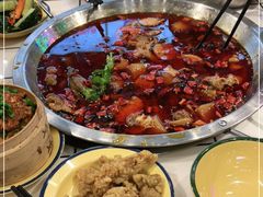 -晓彭肥肠鸡·泡椒鸡火锅(水木天地店)