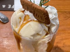 -Chom Cafe and Restaurant