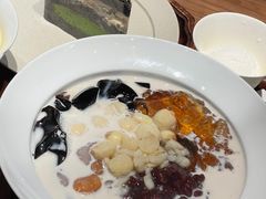 娟姗奶大满贯-RUXU入续糖水铺与包(卓悦中心店)