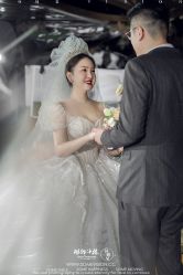 -艾米丽婚纱礼服