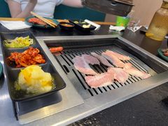 -臻牛烤肉