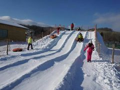 -亚布力新体委滑雪场
