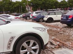 -新场古镇-停车场