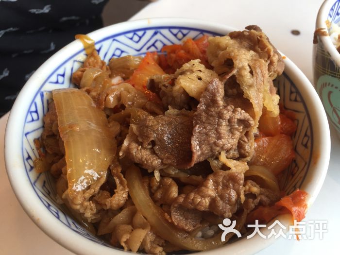 吉野家(颐和园路店)辣白菜猪肉饭图片 - 第1张