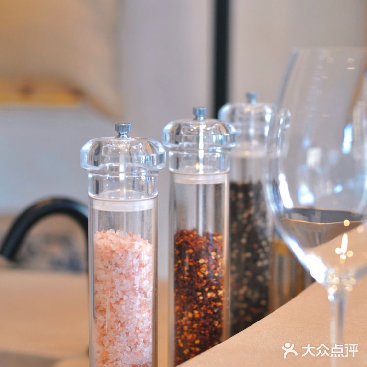 在贝尔格莱德吃围炉披萨