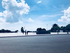 -巴陵广场