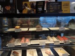 面包甜点陈列柜-麦当劳(健德桥得来速店)