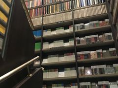 -钟书阁(群光广场店)