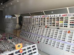 -诺柯视眼镜-蔡司依视路官方工厂店(淞南一店)