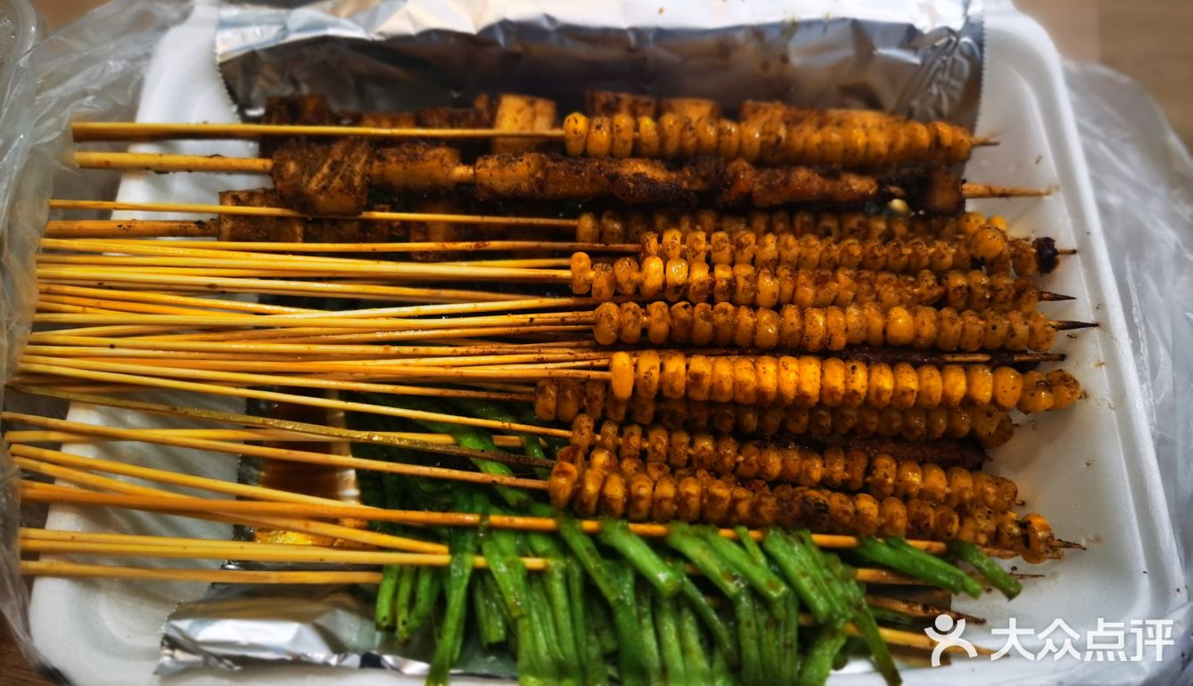 面对各种美食，我们是忍着，告诉自己不能白流汗水了