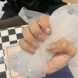 -纤指百魅美甲美睫