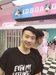 -变画·发型STUDIO