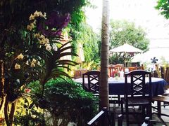 -Dash Teak House