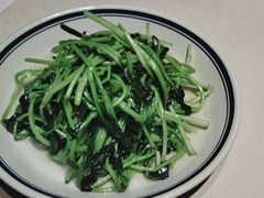 -八府香鸭·啫啫煲(华山路店)