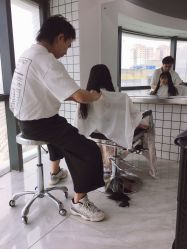 -宫铭烫发染发接发店