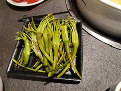 -冰冰龙虾·江湖菜·花园江景餐厅