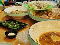 -香蟹煲·醉蟹牛蛙耙鸡爪