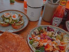 虾仁牛油果沙拉-RAC BAR(安福路店)