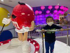 -m豆巧克力世界(上海世茂广场店)